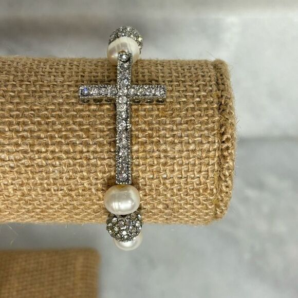 Crystal Rhinestone Cross Faux Pearl Elastic Beaded Bracelet Ivory Silver OS - Picture 5 of 5